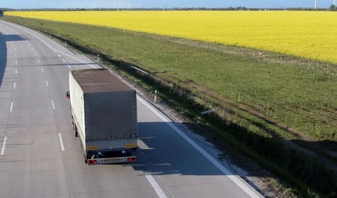 回顧2020 網(wǎng)絡貨運政策與大事件盤點及其對道路貨物運輸?shù)挠绊? class=